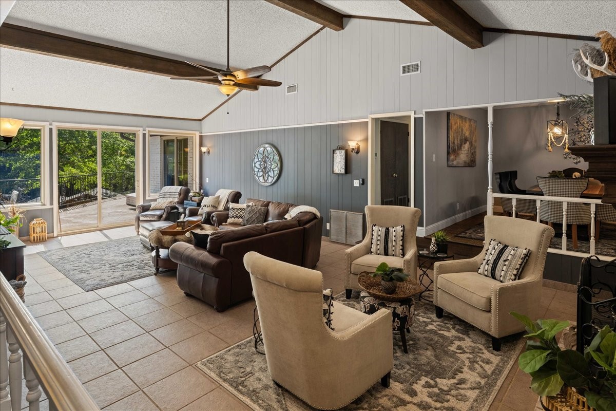 2002 W Lake Drive Gladewater TX 75647