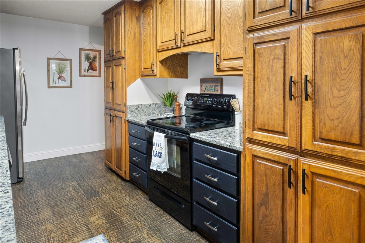 2002 W Lake Drive Gladewater TX 75647