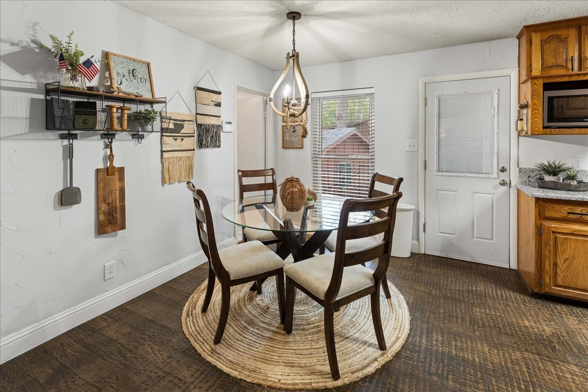 2002 W Lake Drive Gladewater TX 75647