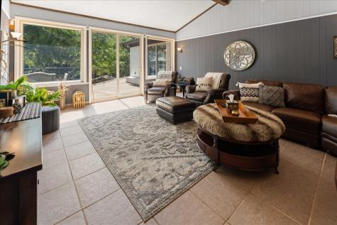 2002 W Lake Drive Gladewater TX 75647
