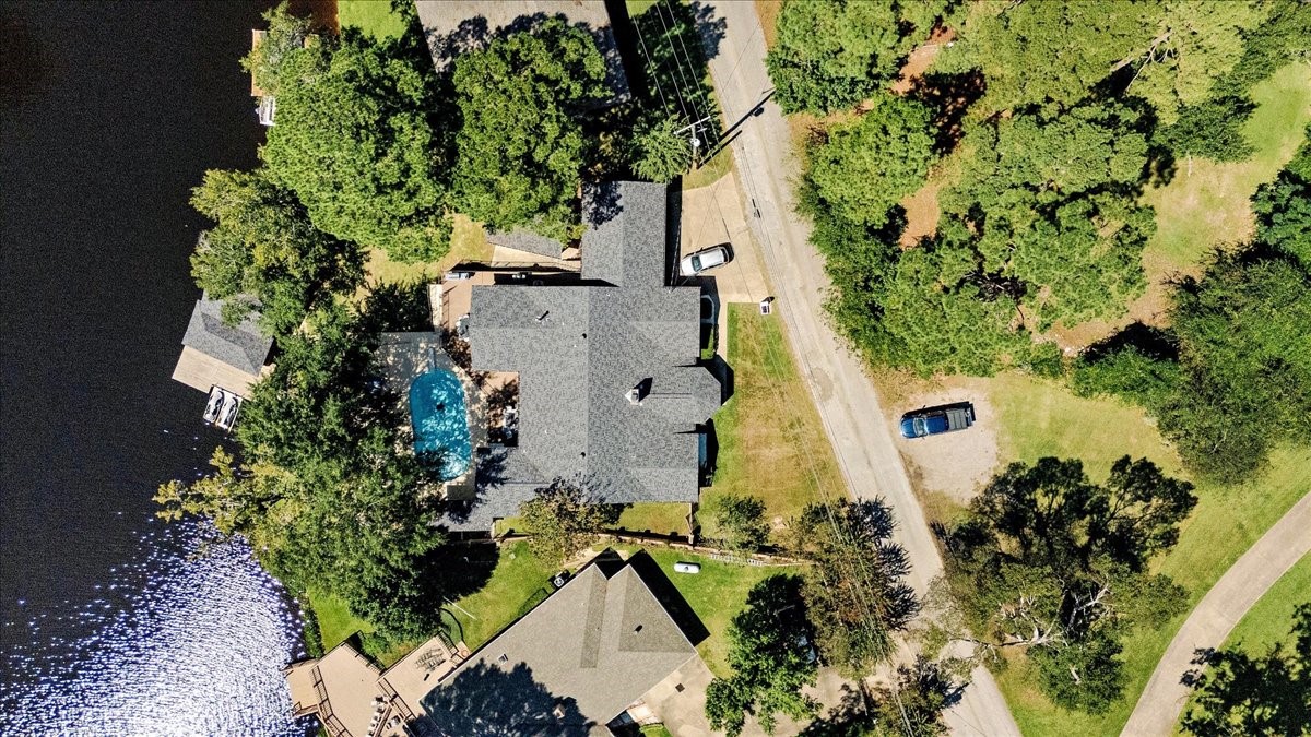 2002 W Lake Drive Gladewater TX 75647