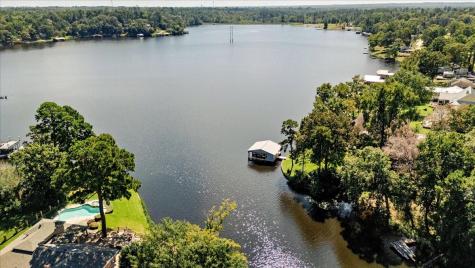 2002 W Lake Drive Gladewater TX 75647