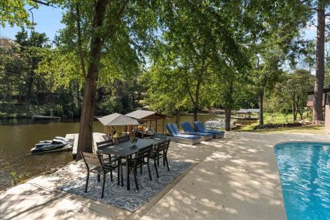2002 W Lake Drive Gladewater TX 75647