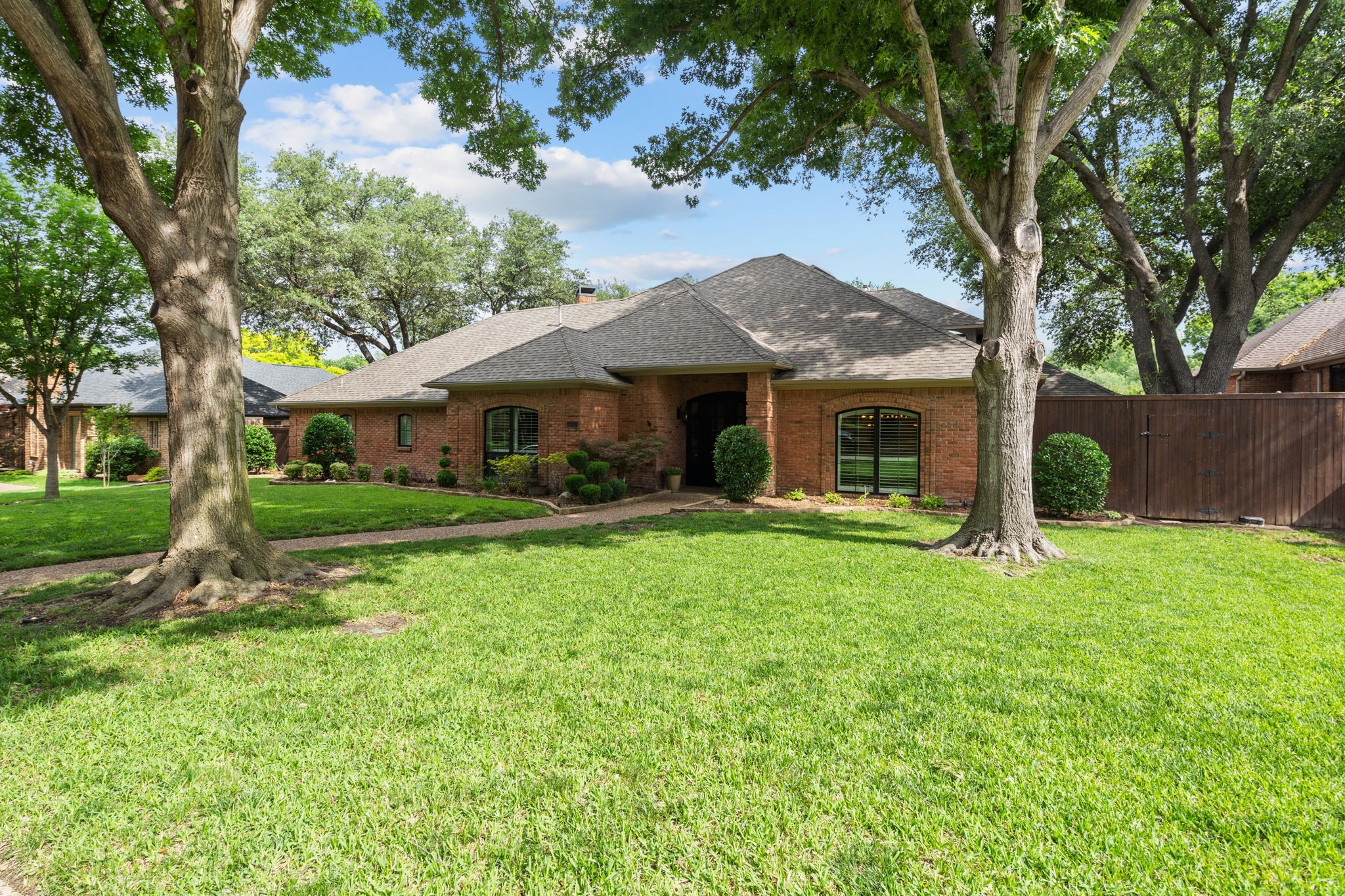 5815 Edinburgh Street Dallas TX 75252