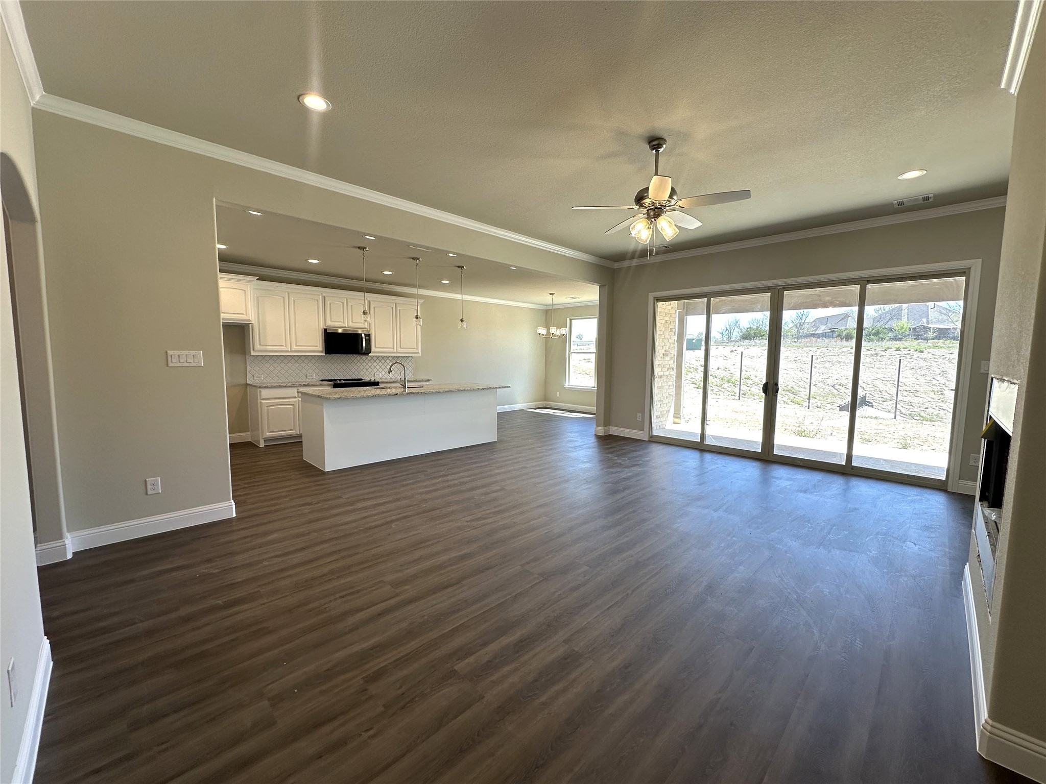 2001 Belle Lagos Lane Cleburne TX 76033