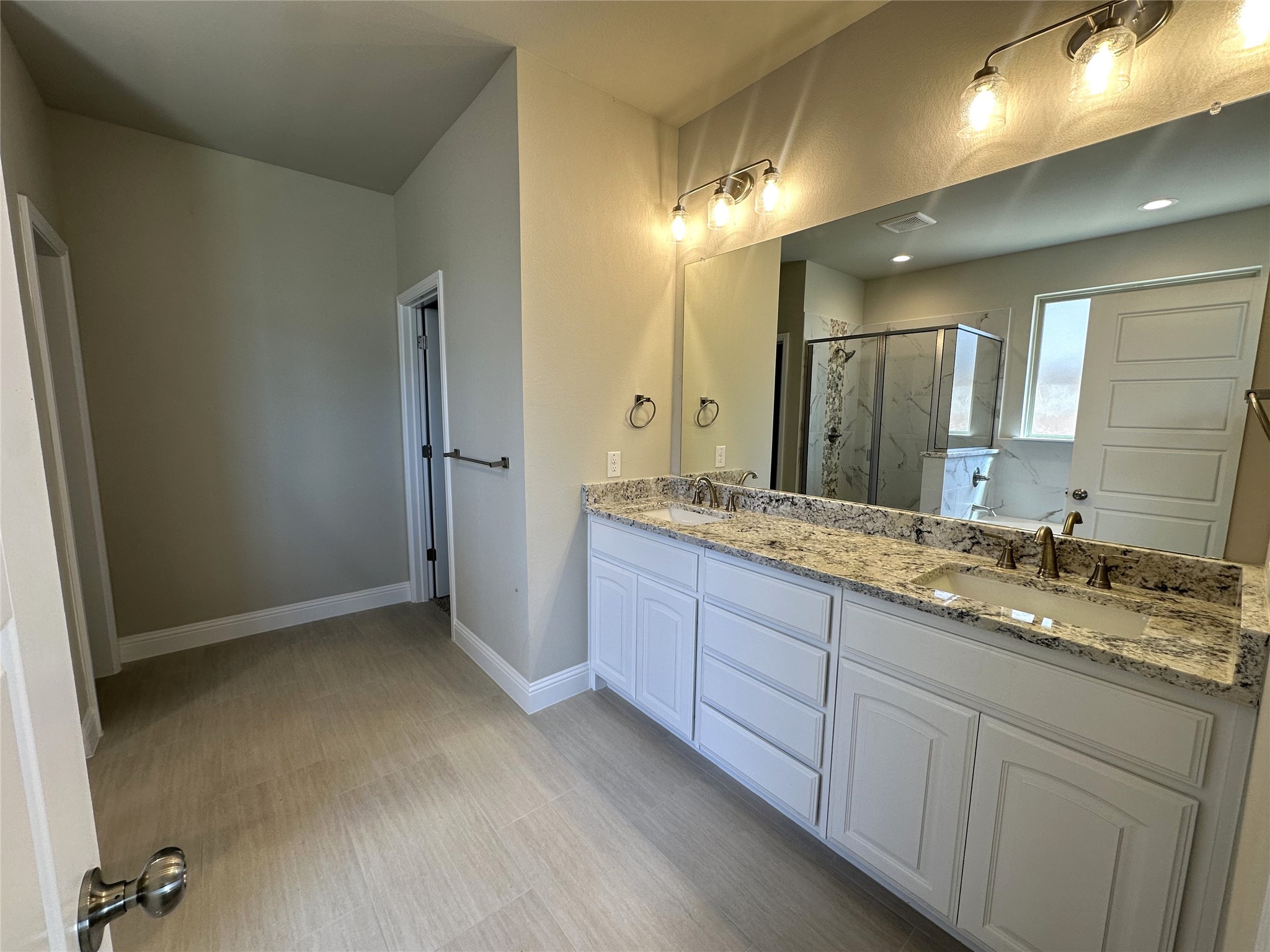 2001 Belle Lagos Lane Cleburne TX 76033