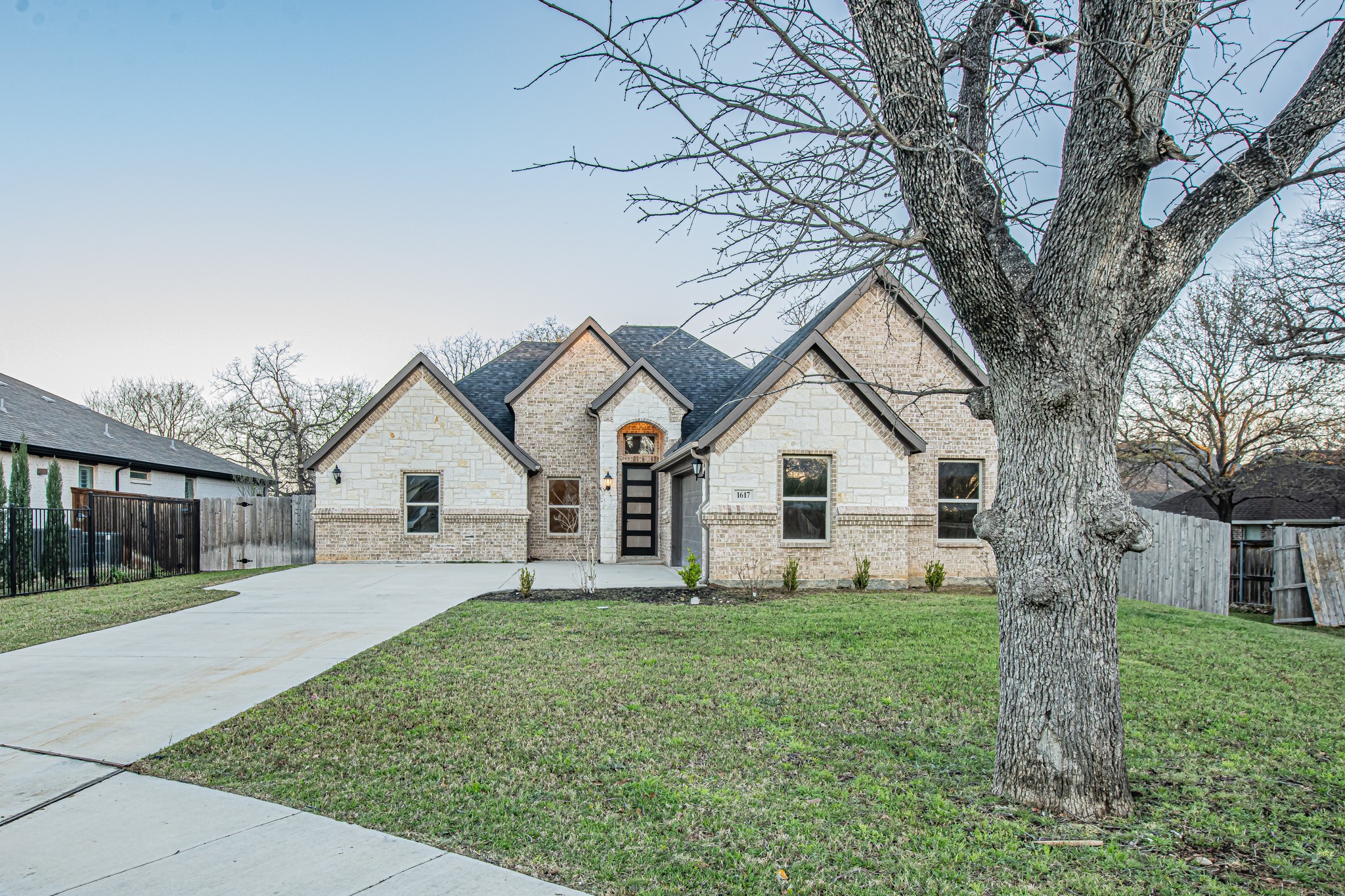 1617 Sea Breeze Court Azle TX 76020