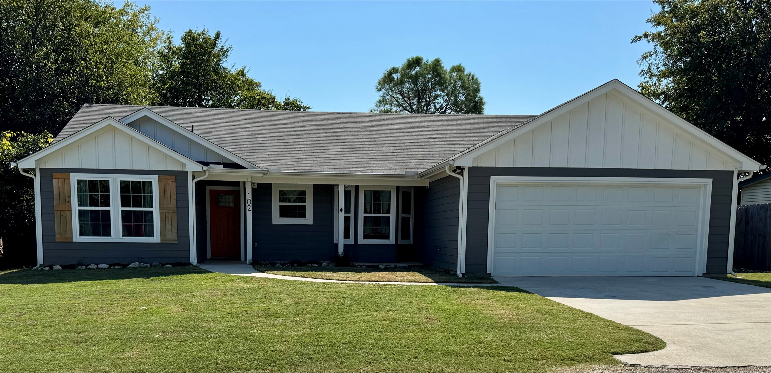 102 W Main Street Rio Vista TX 76093