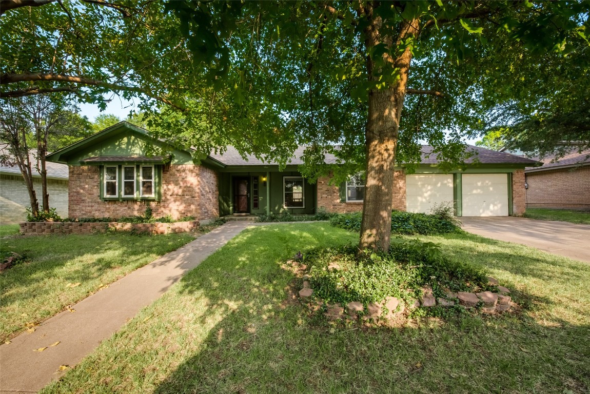 2209 Shady Park Drive Arlington TX 76013
