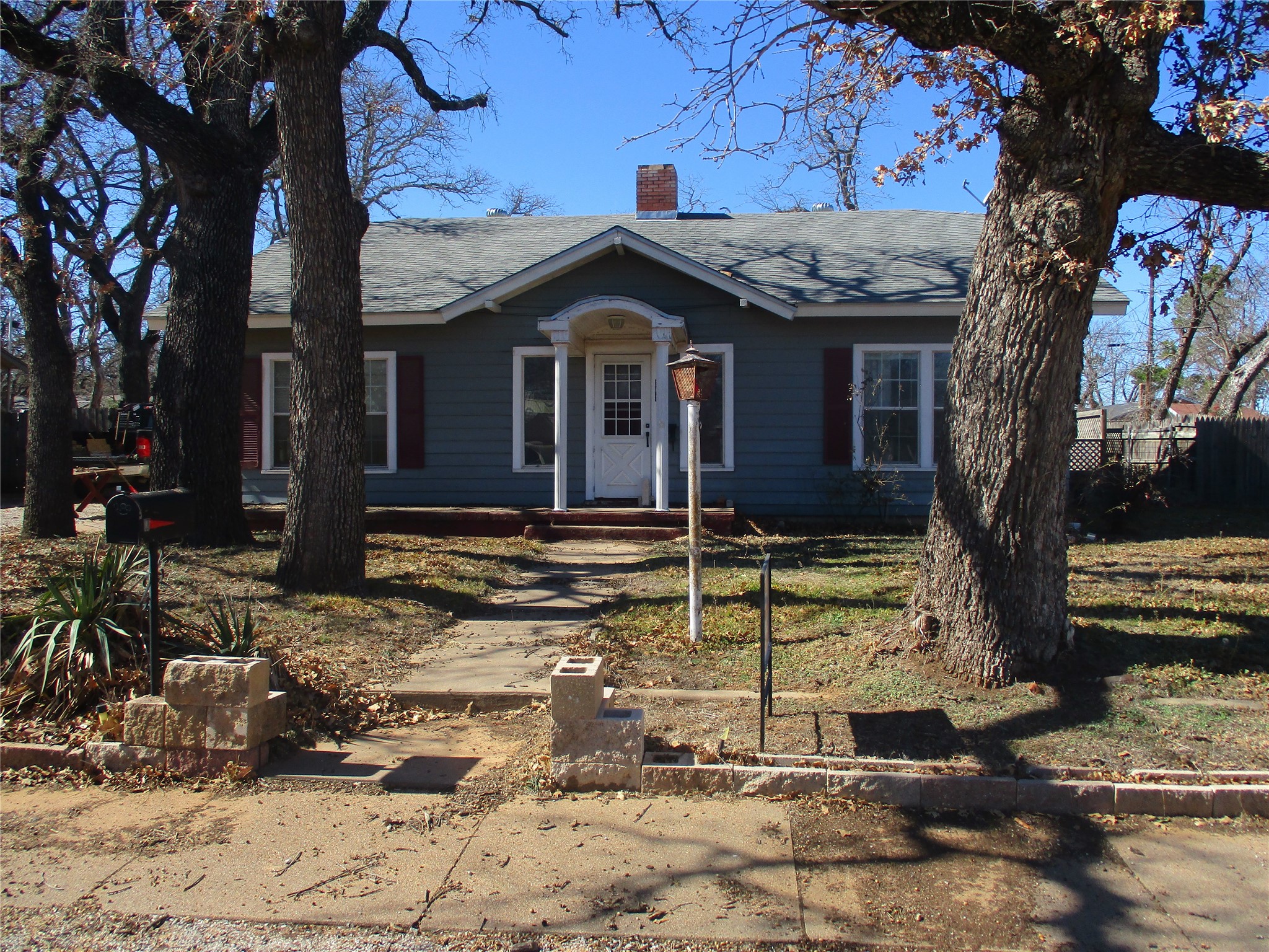 205 S Oaklawn Eastland TX 76448