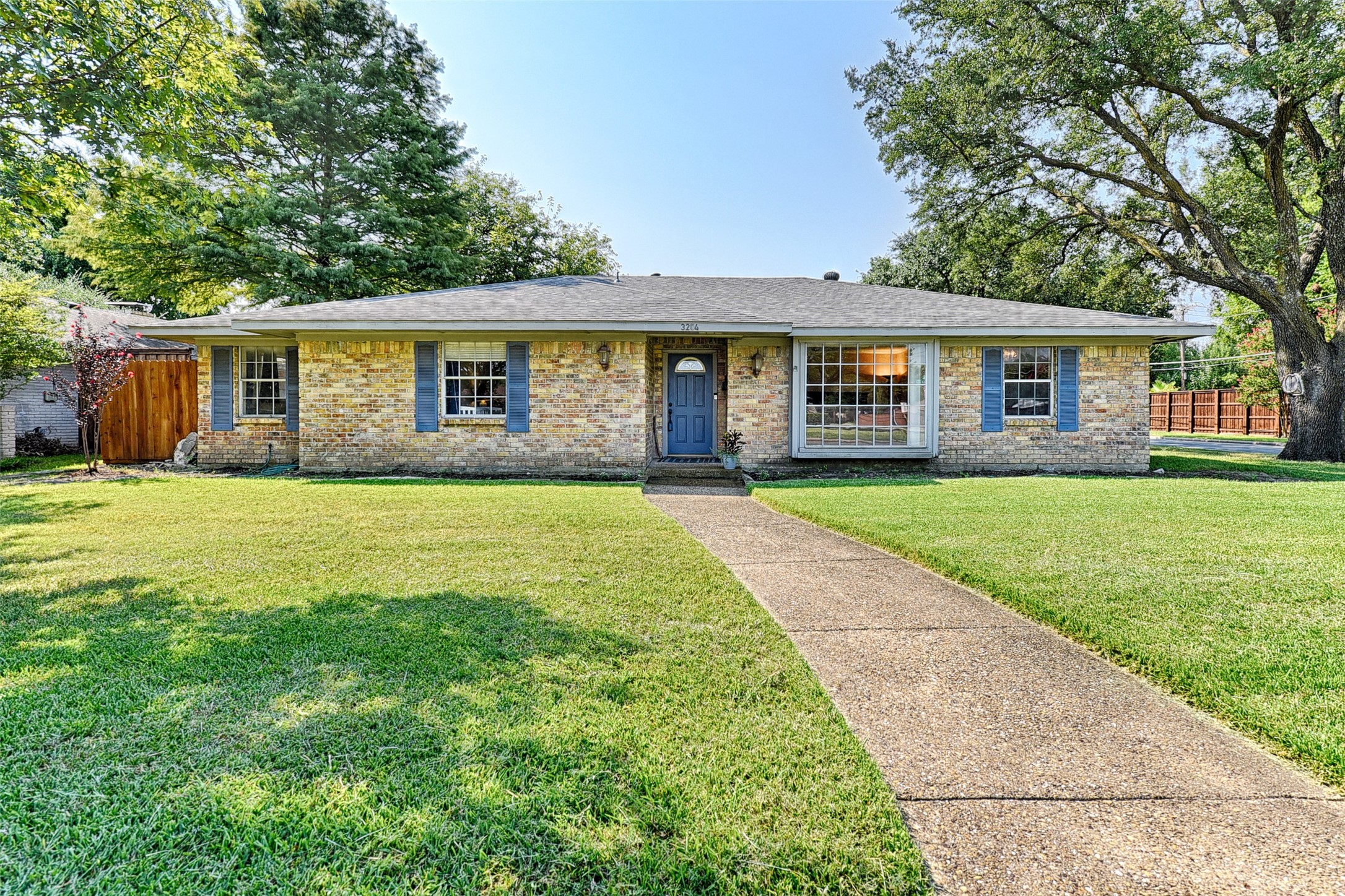 3204 Flowerdale Lane Dallas TX 75229