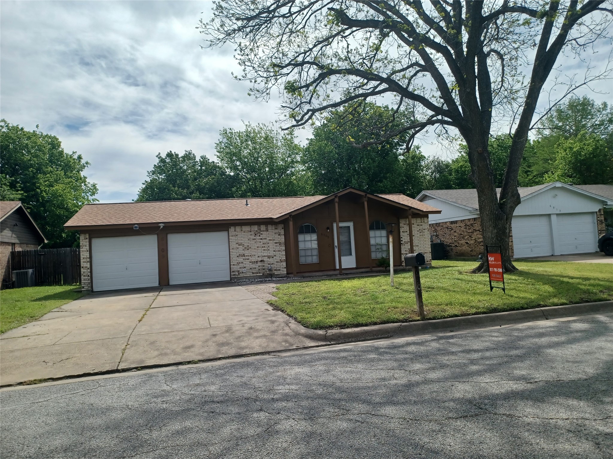 6909 Maryhill Road Forest Hill TX 76140
