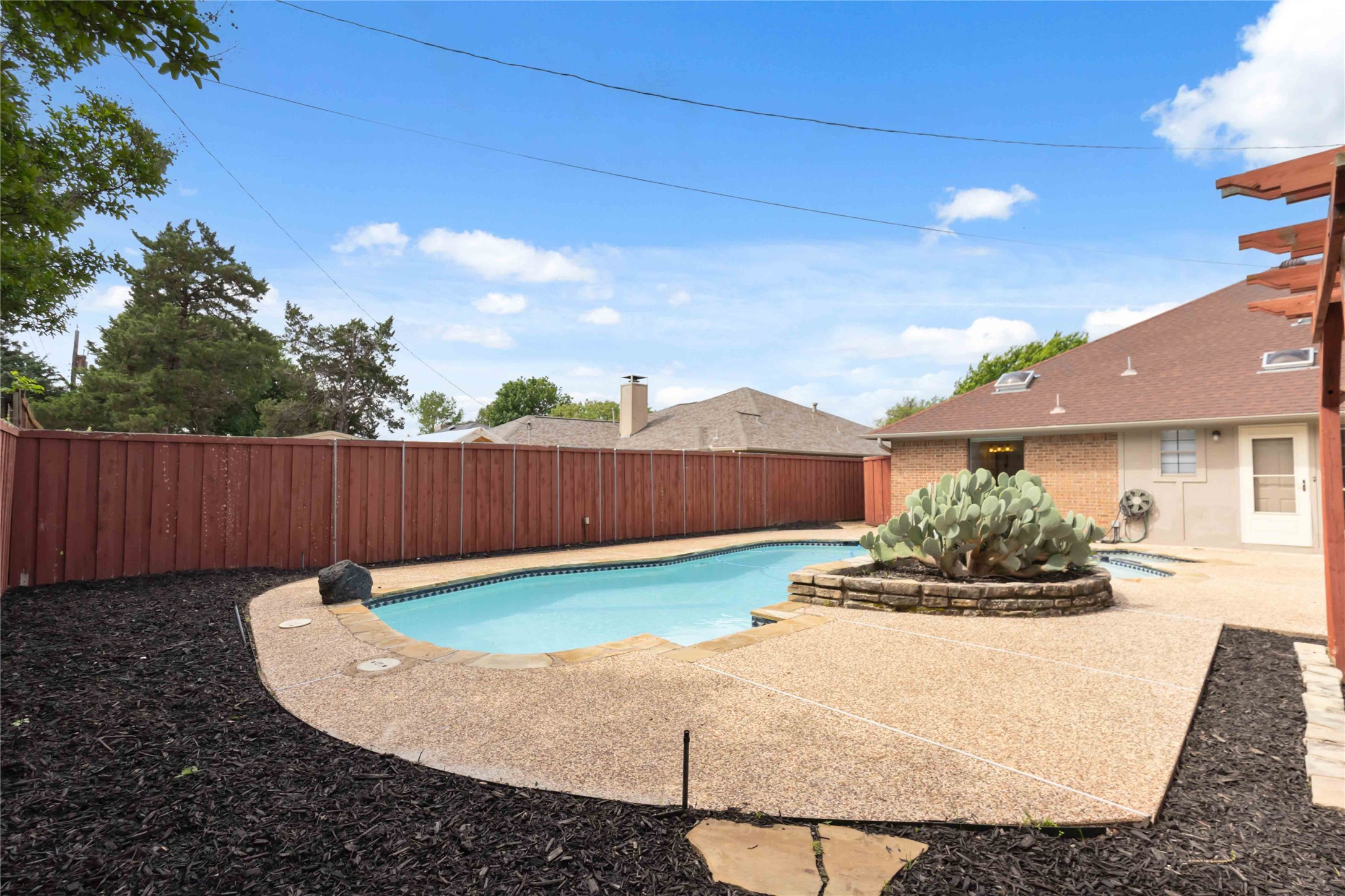 200 Sunny Crest Drive Murphy TX 75094