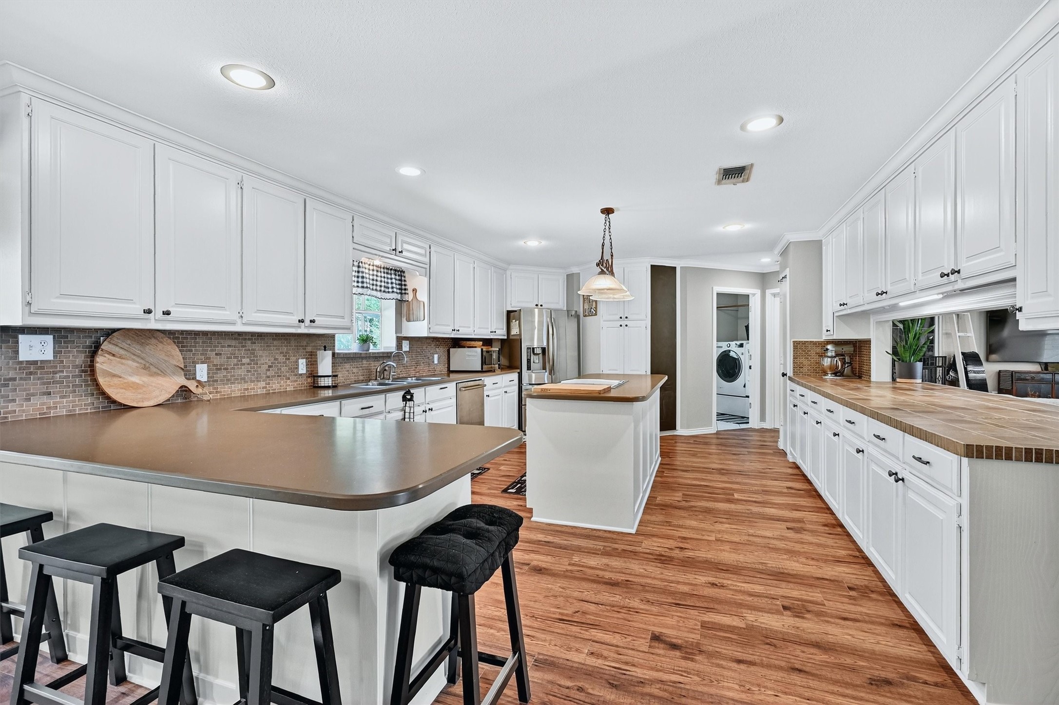 1246 Kiowa Drive W Lake Kiowa TX 76240