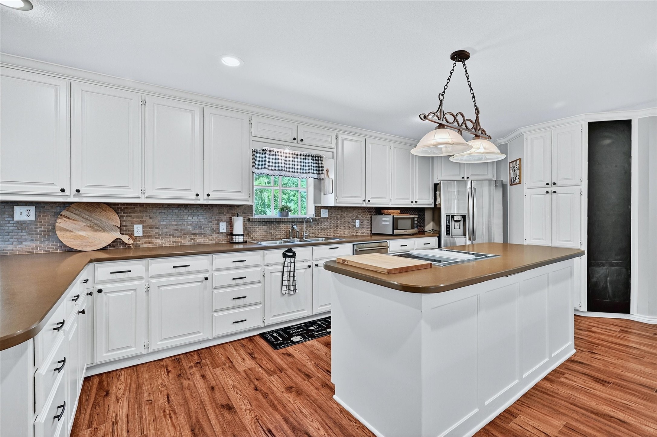 1246 Kiowa Drive W Lake Kiowa TX 76240
