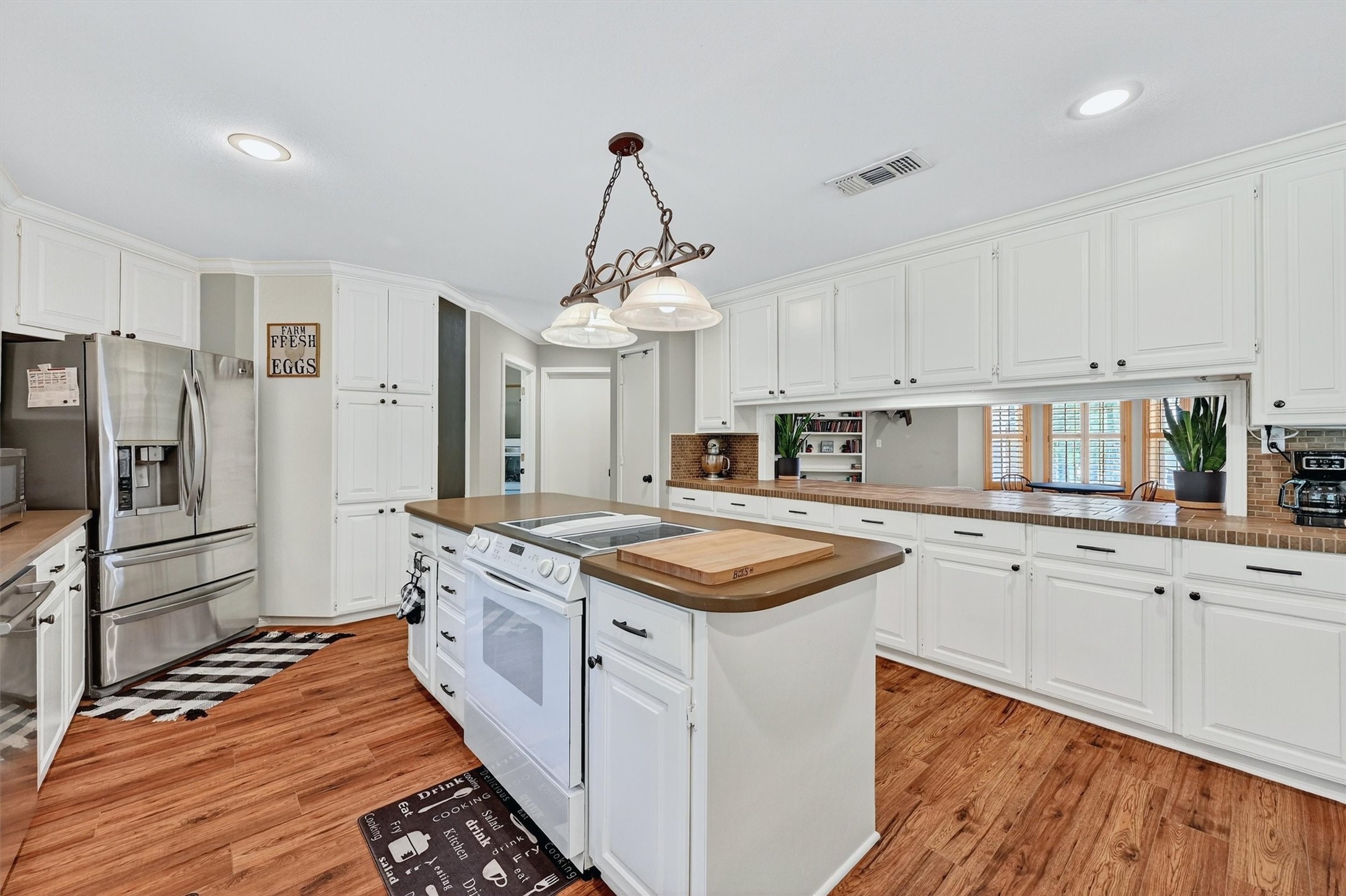 1246 Kiowa Drive W Lake Kiowa TX 76240
