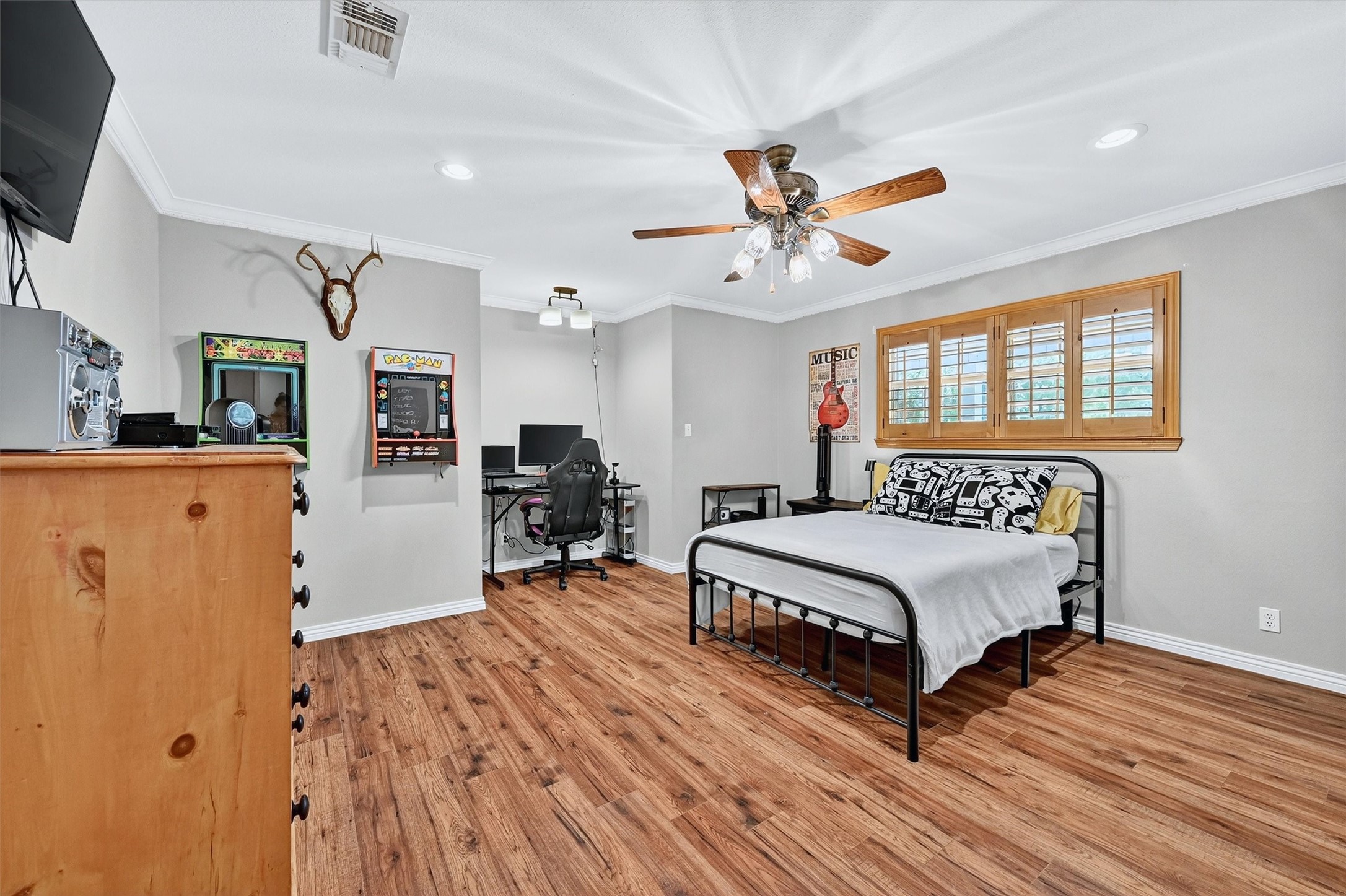 1246 Kiowa Drive W Lake Kiowa TX 76240