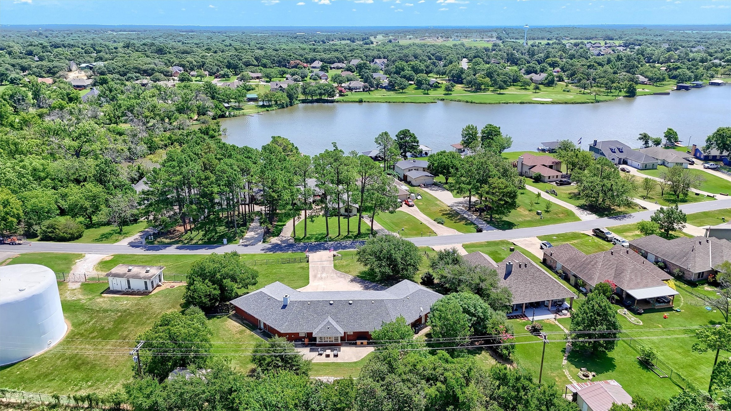 1246 Kiowa Drive W Lake Kiowa TX 76240