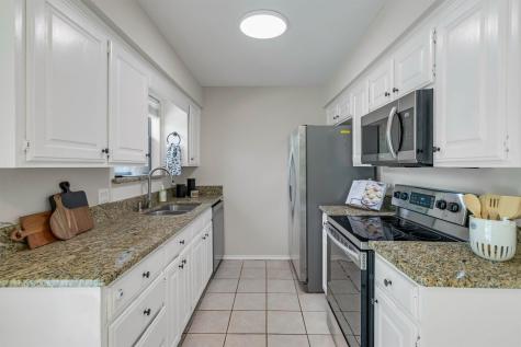 445 Parkridge Boulevard Burleson TX 76028