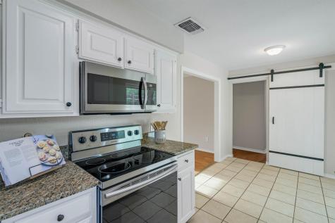 445 Parkridge Boulevard Burleson TX 76028