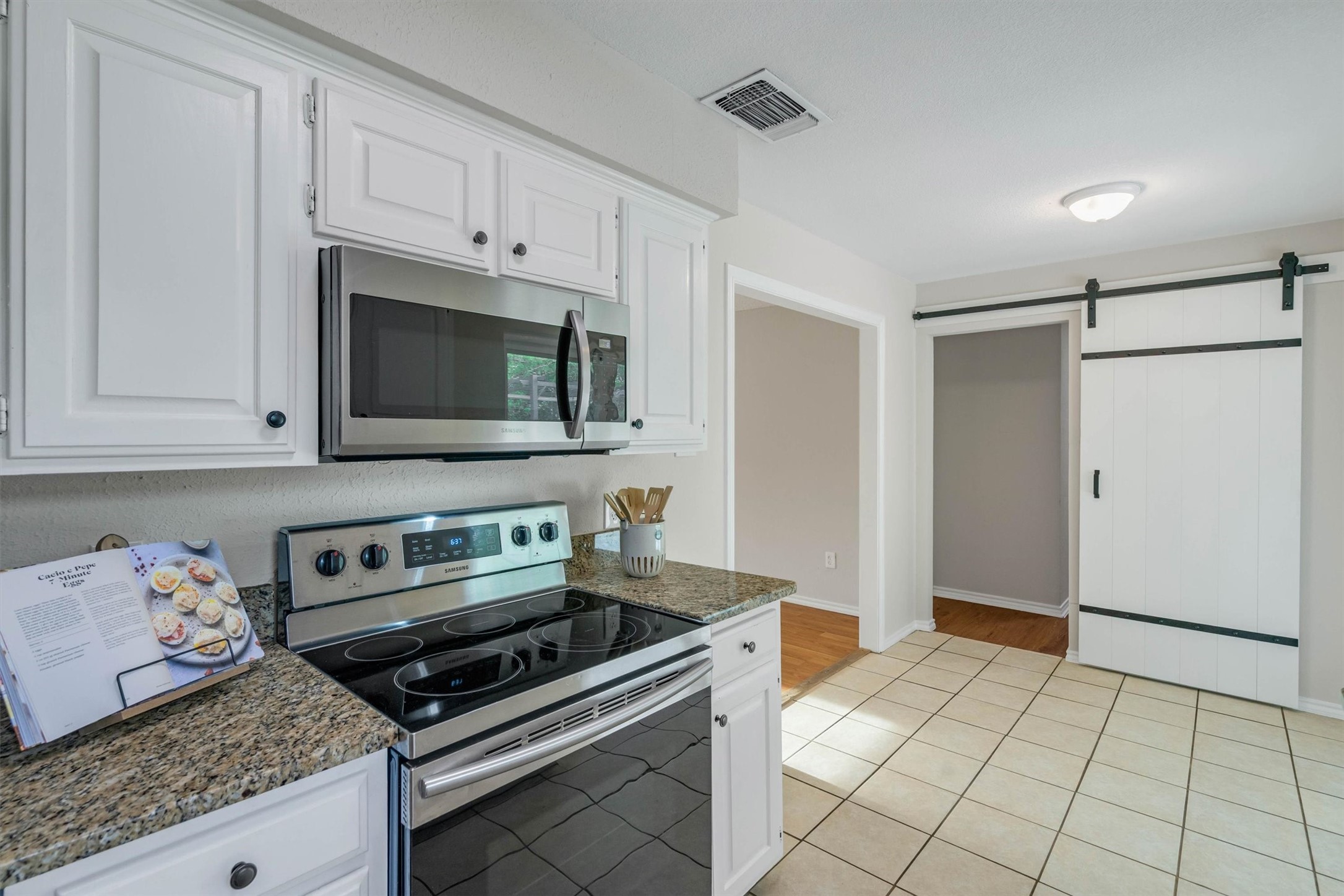 445 Parkridge Boulevard Burleson TX 76028