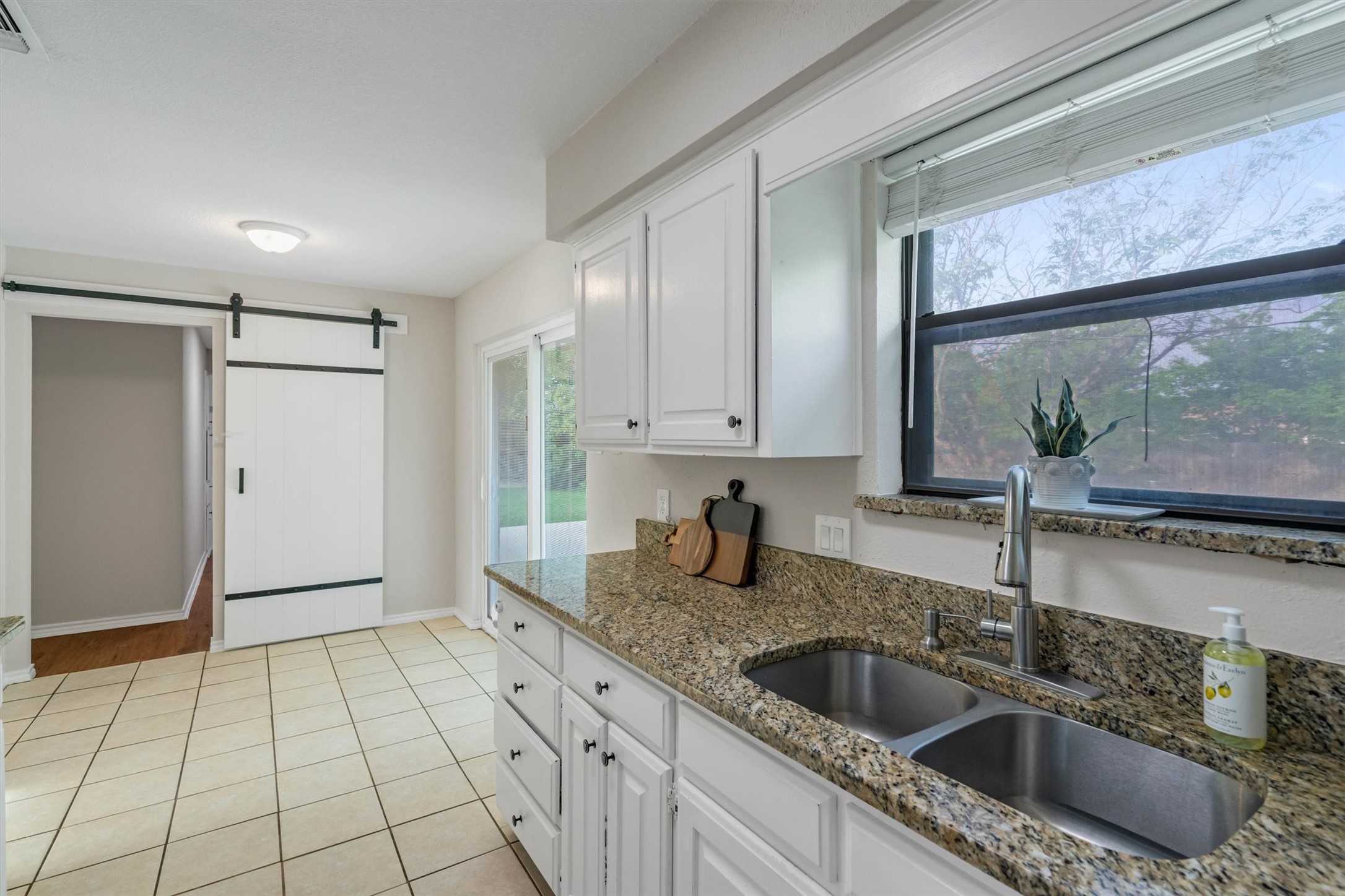 445 Parkridge Boulevard Burleson TX 76028