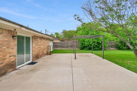 445 Parkridge Boulevard Burleson TX 76028