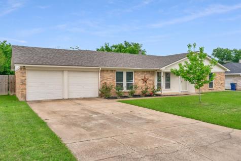 445 Parkridge Boulevard Burleson TX 76028