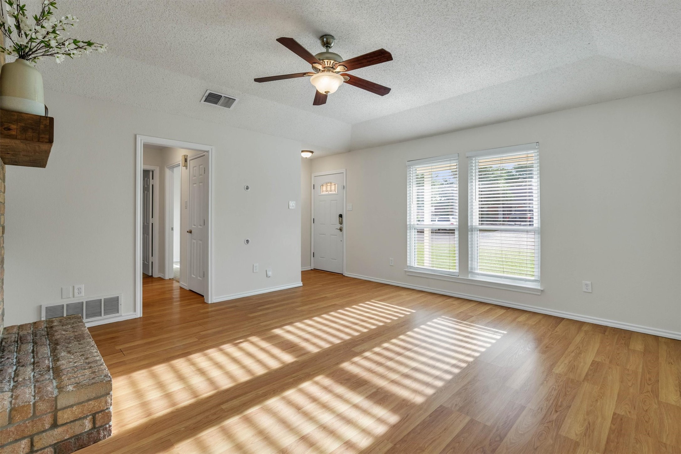 445 Parkridge Boulevard Burleson TX 76028