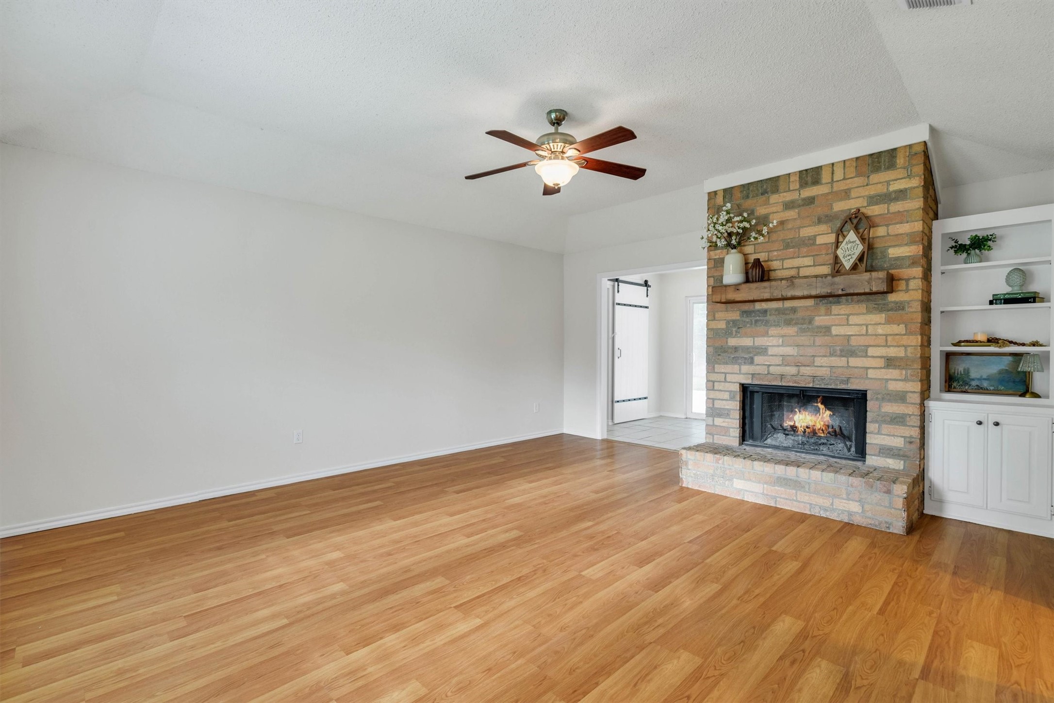 445 Parkridge Boulevard Burleson TX 76028