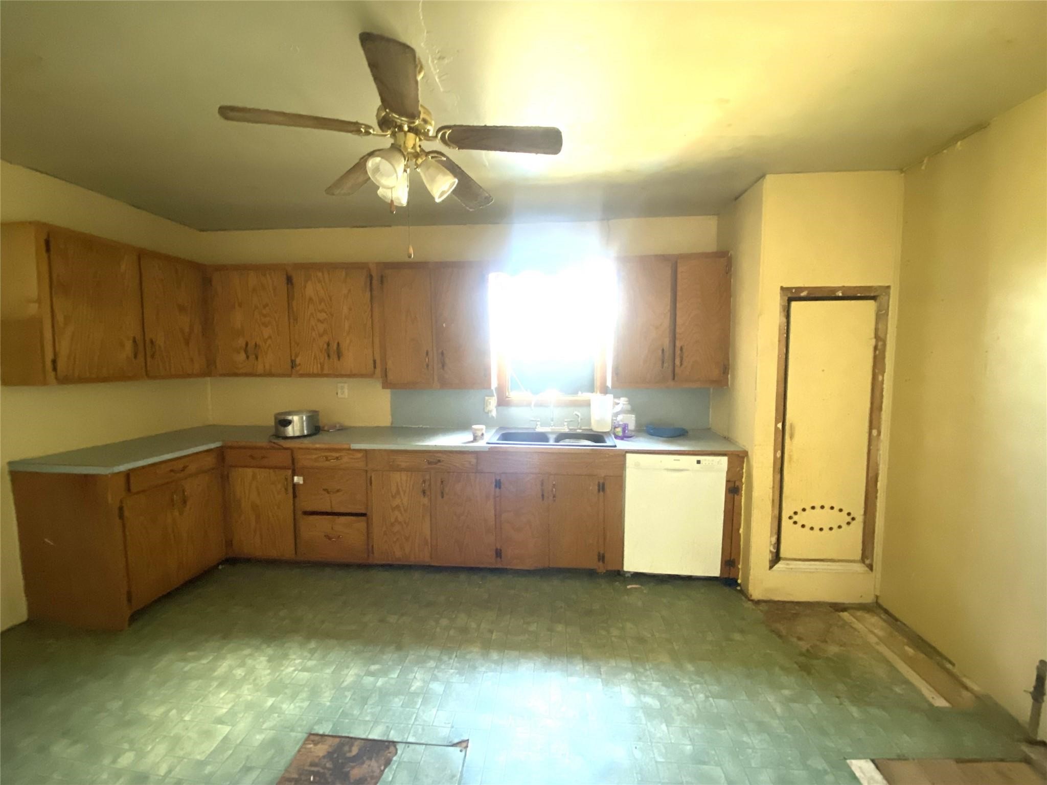 912 Taylor Avenue Rule TX 79547