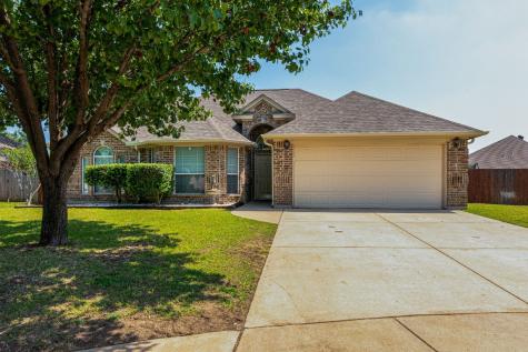 521 Acorn Court Saginaw TX 76179