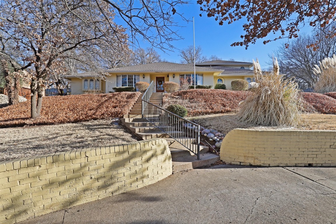 2405 Drawbridge Drive Arlington TX 76012