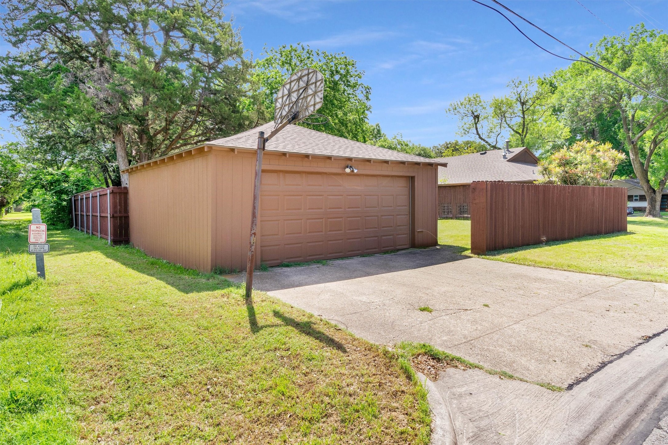 2949 Maydelle Lane Farmers Branch TX 75234