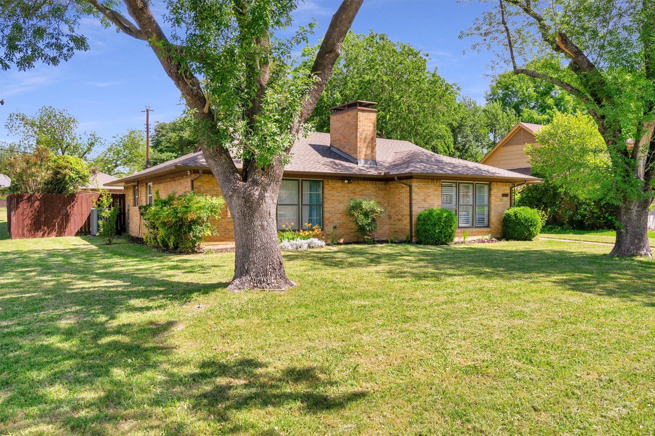 2949 Maydelle Lane Farmers Branch TX 75234