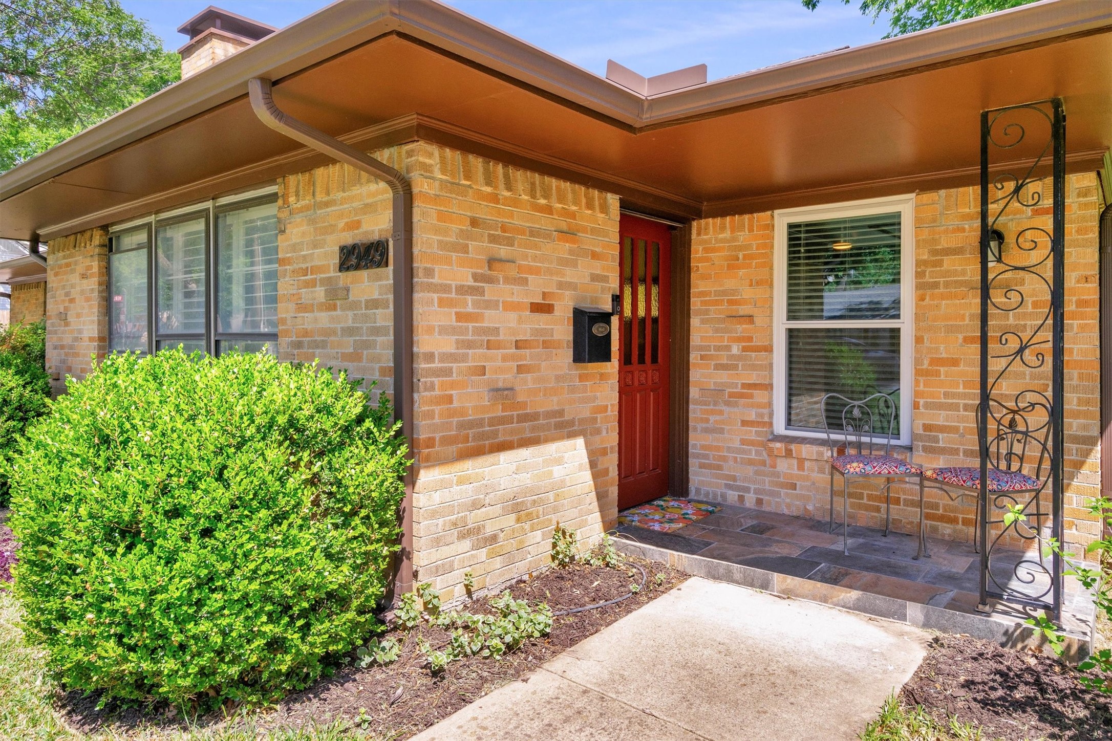 2949 Maydelle Lane Farmers Branch TX 75234