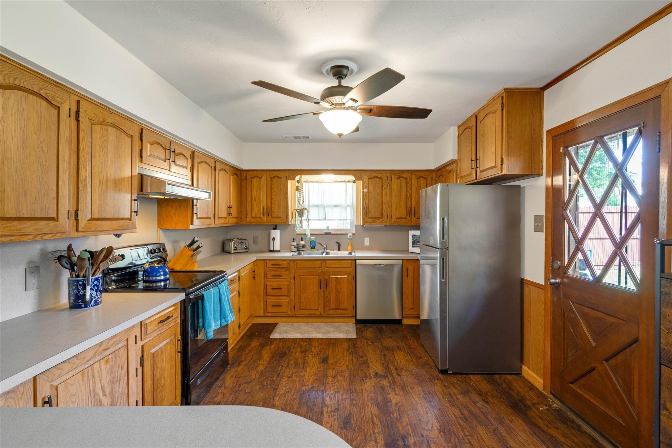 2949 Maydelle Lane Farmers Branch TX 75234