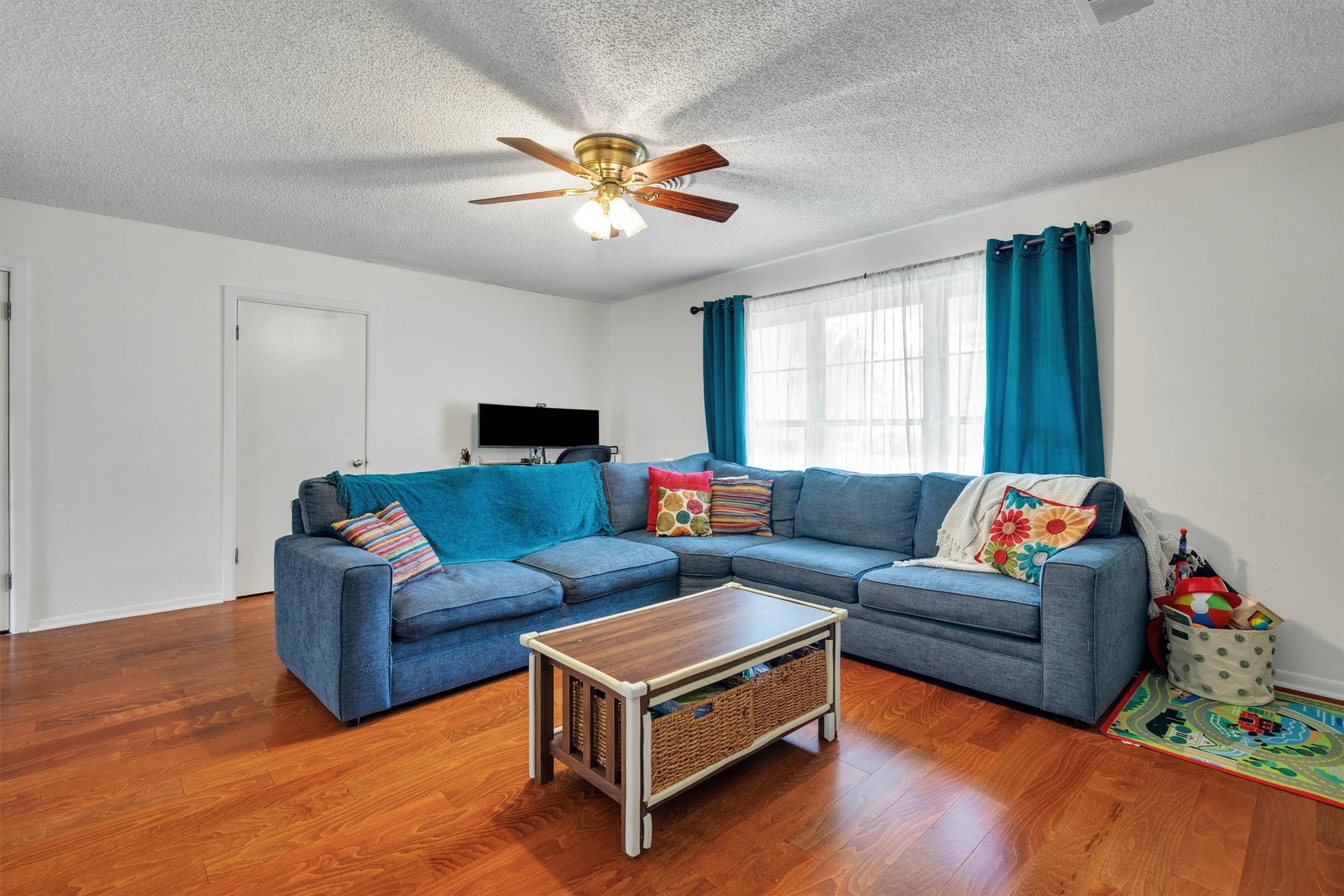 2949 Maydelle Lane Farmers Branch TX 75234