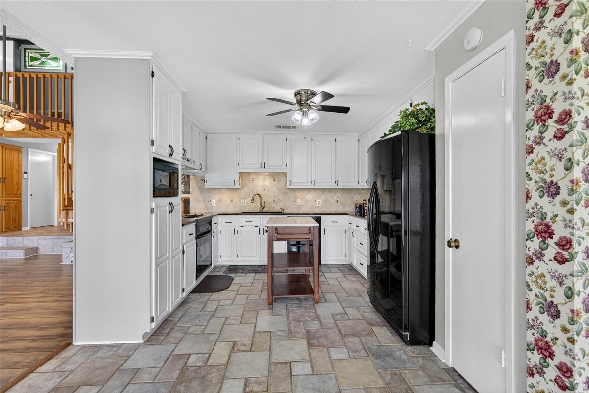 130 Camino Robles Street Gun Barrel City TX 75156