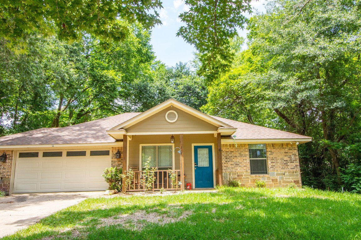 219 Clara Street Lindale TX 75771
