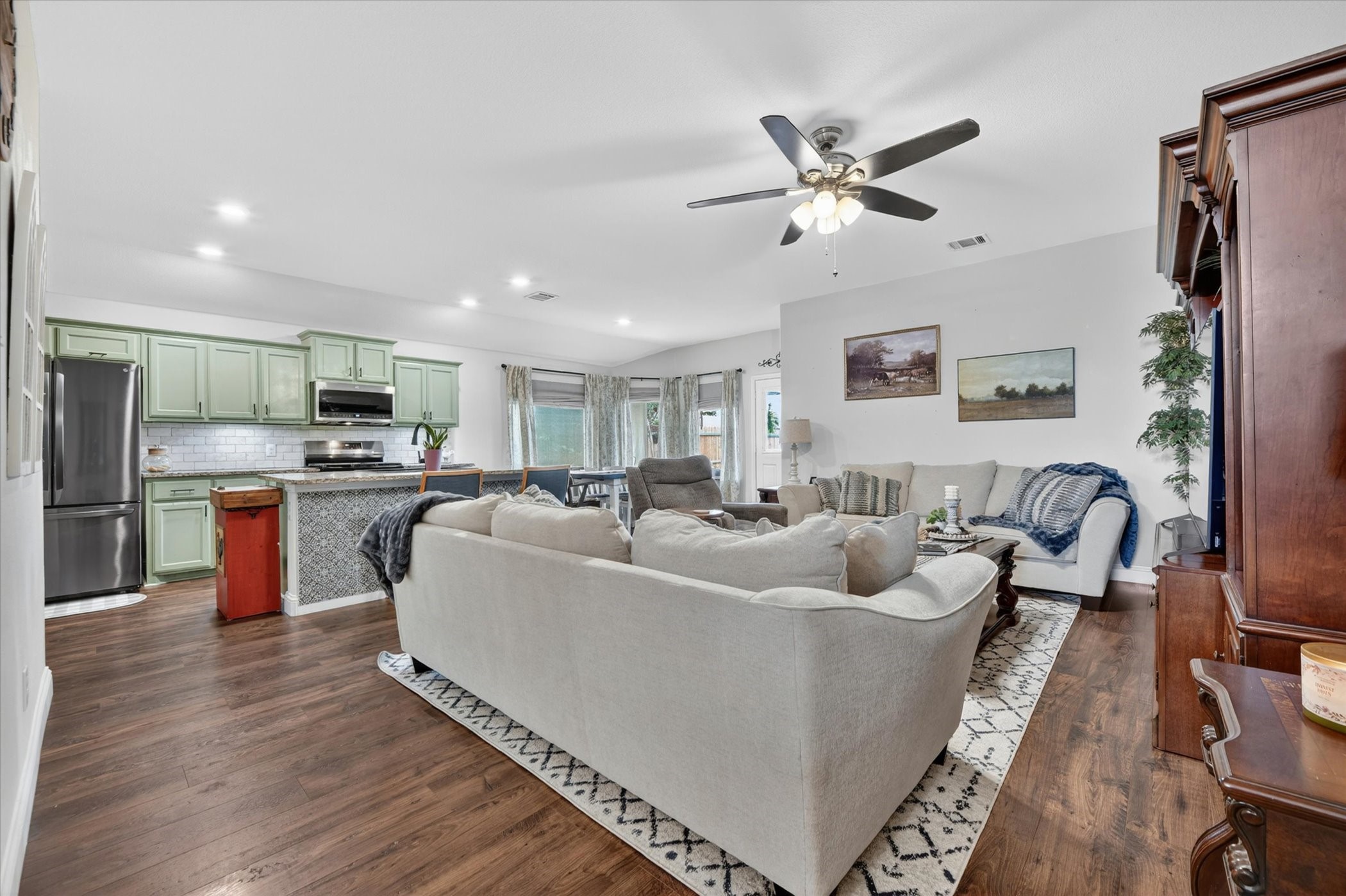 833 Rutherford Drive Crowley TX 76036