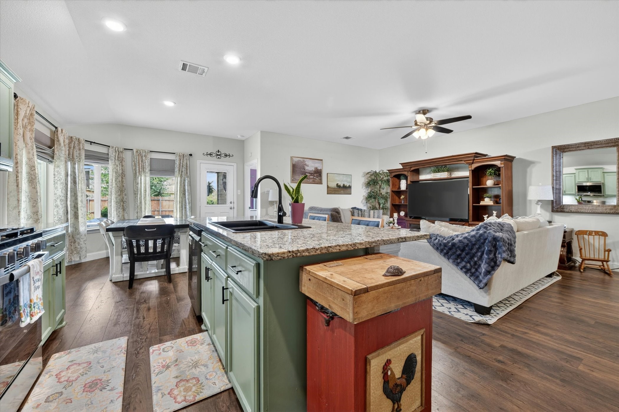 833 Rutherford Drive Crowley TX 76036
