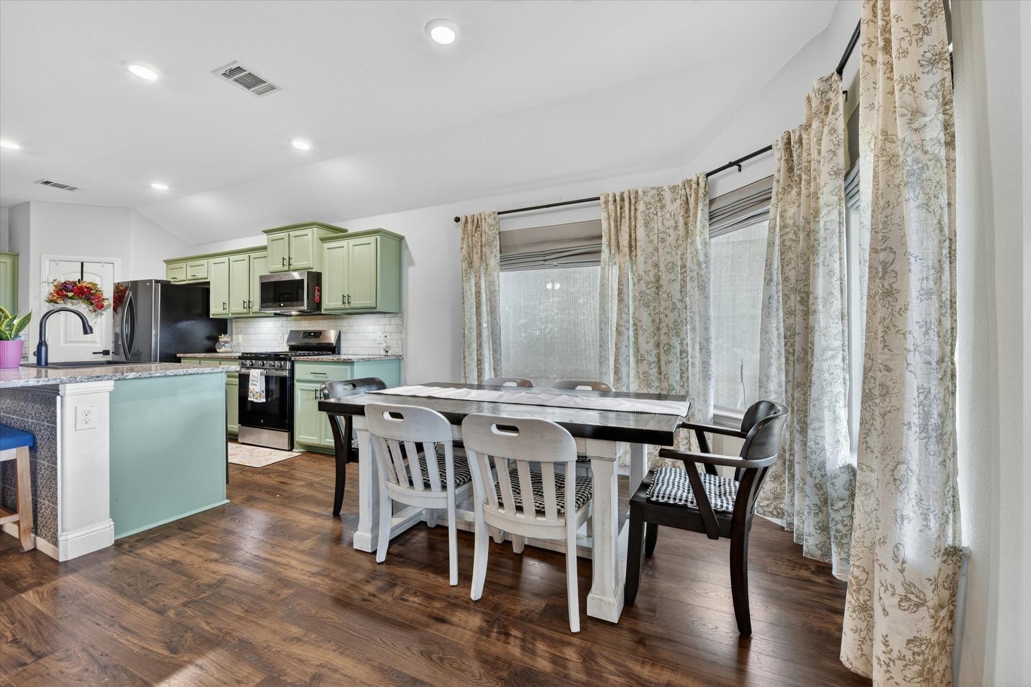 833 Rutherford Drive Crowley TX 76036