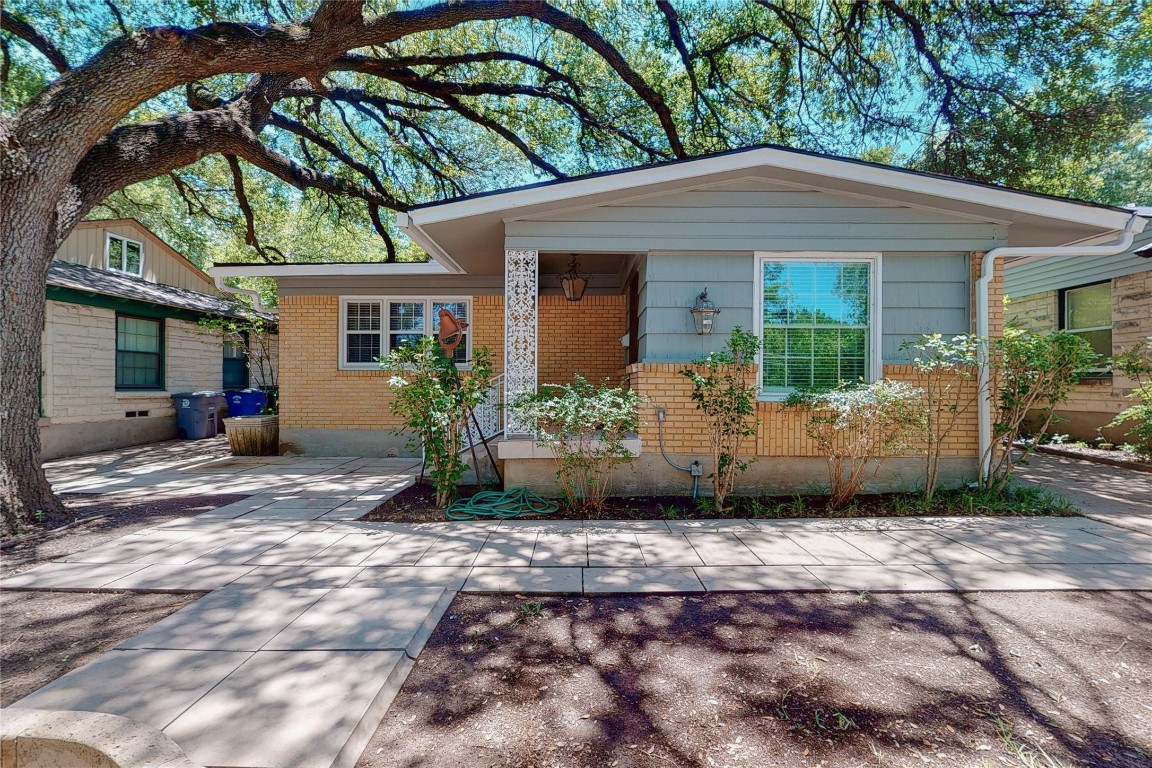 1926 Elmwood Boulevard Dallas TX 75224