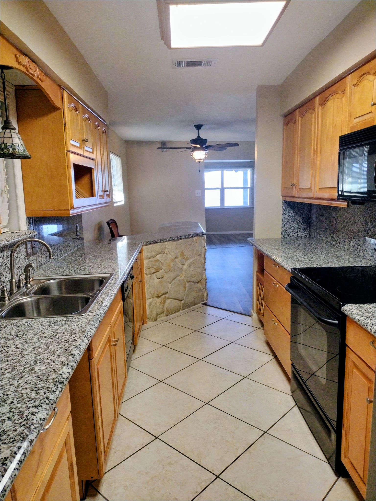 201 N Oak Acres Drive N Malakoff TX 75148
