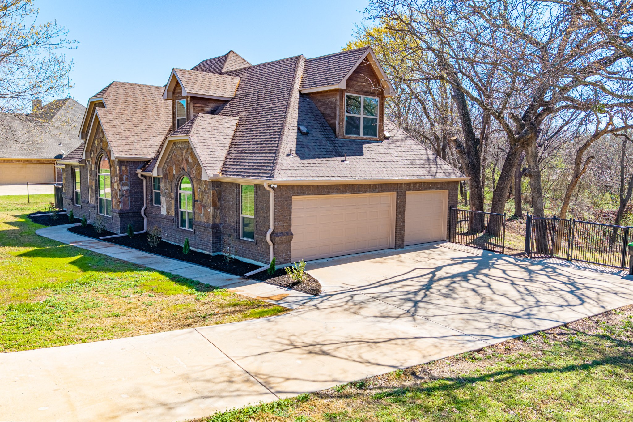 108 Winding Way Azle TX 76020