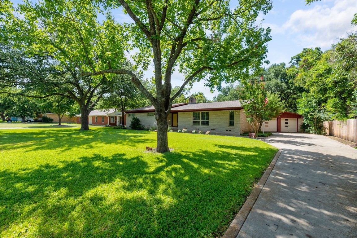 1304 Park Lane Arlington TX 76012