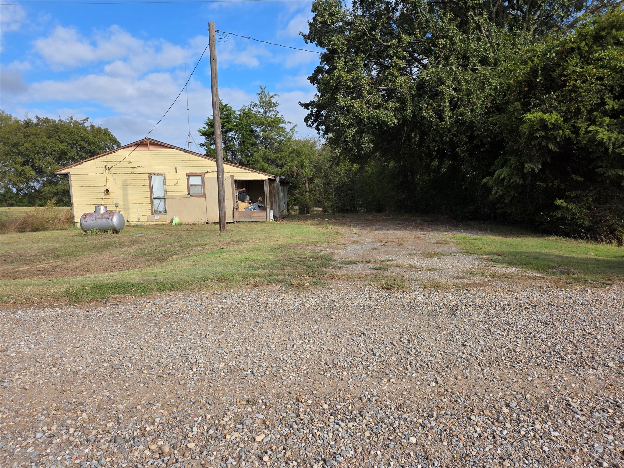3830 County Road 4040 Whitewright TX 75491