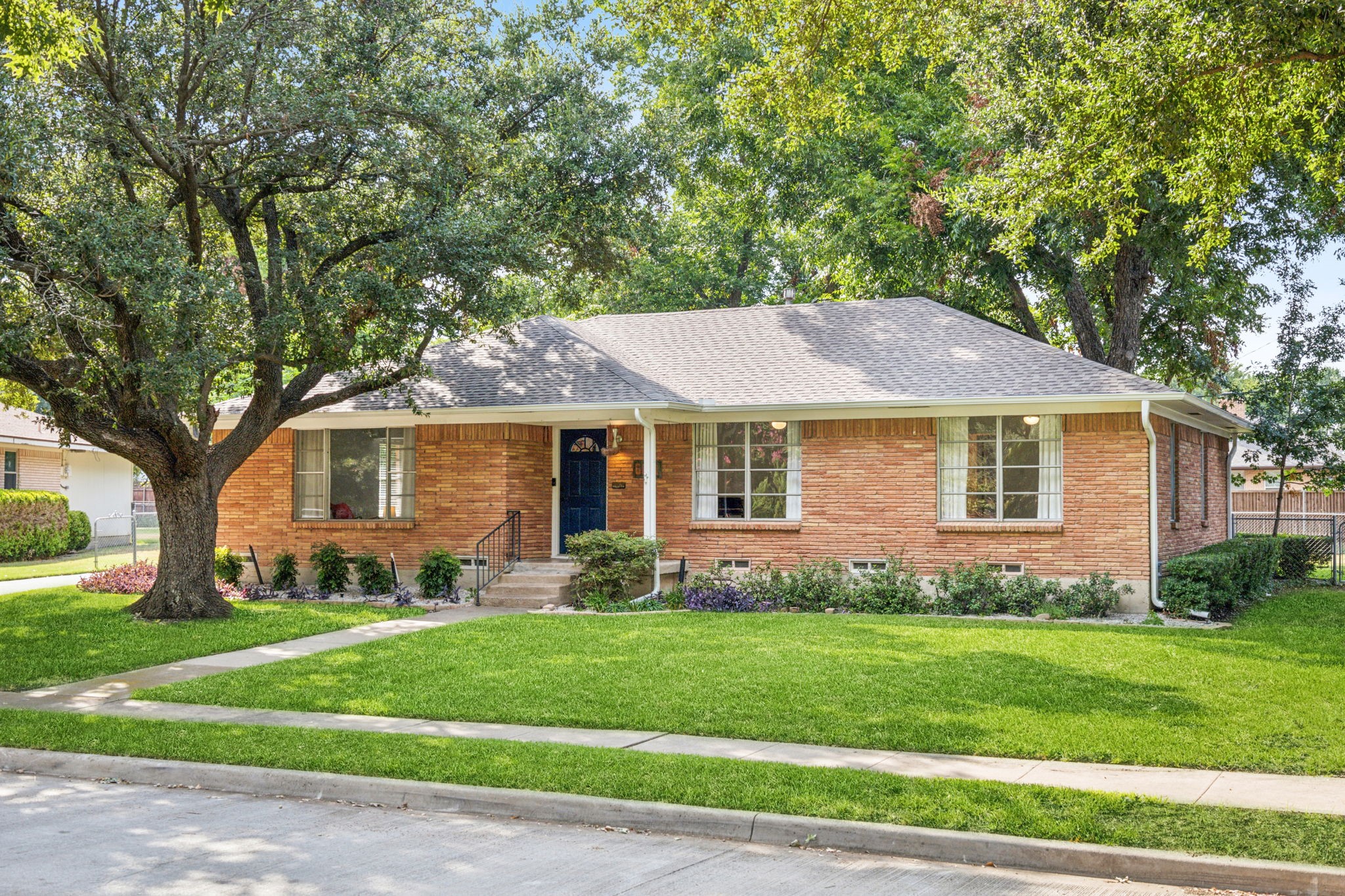 6861 Winchester Street Dallas TX 75231