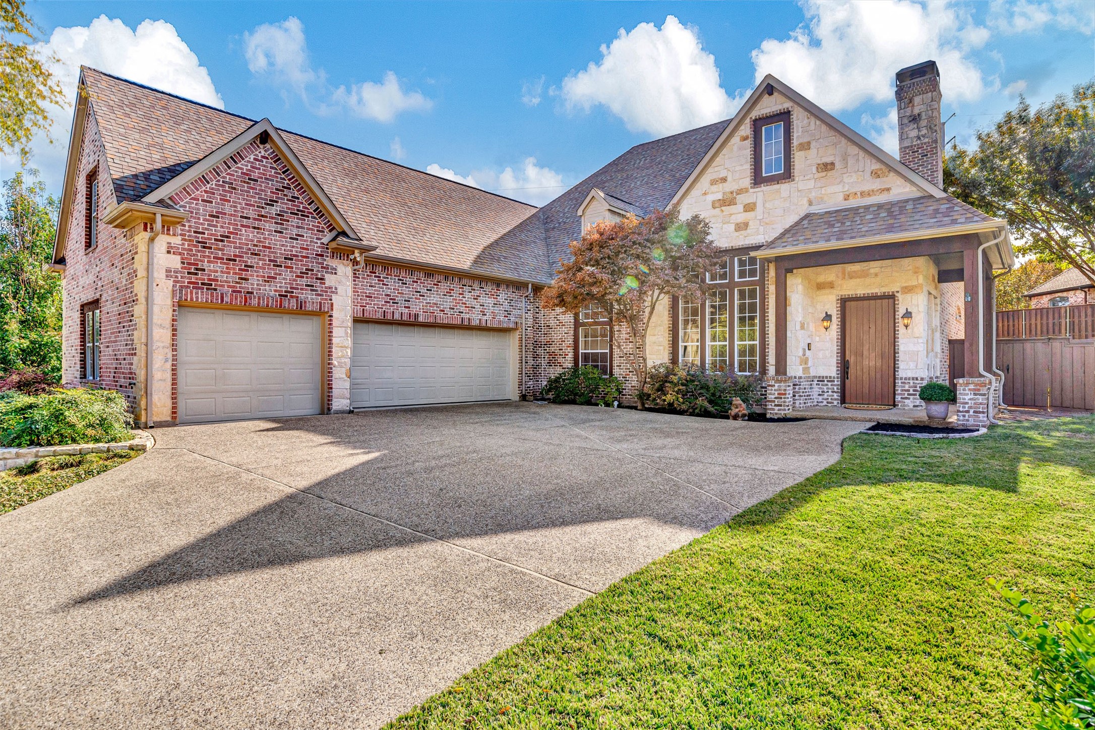 1124 Winding Brook Drive Garland TX 75044